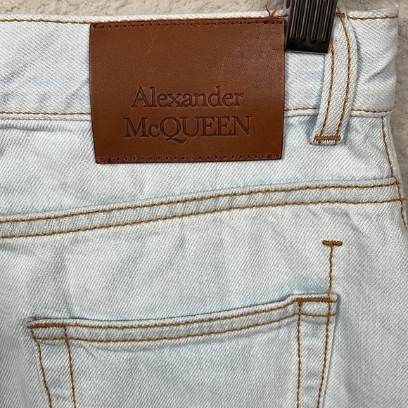 New Alexander McQueen High Rise Rigid Denim Light Wash Mom Jeans Long Sz 30 - Picture 5 of 15